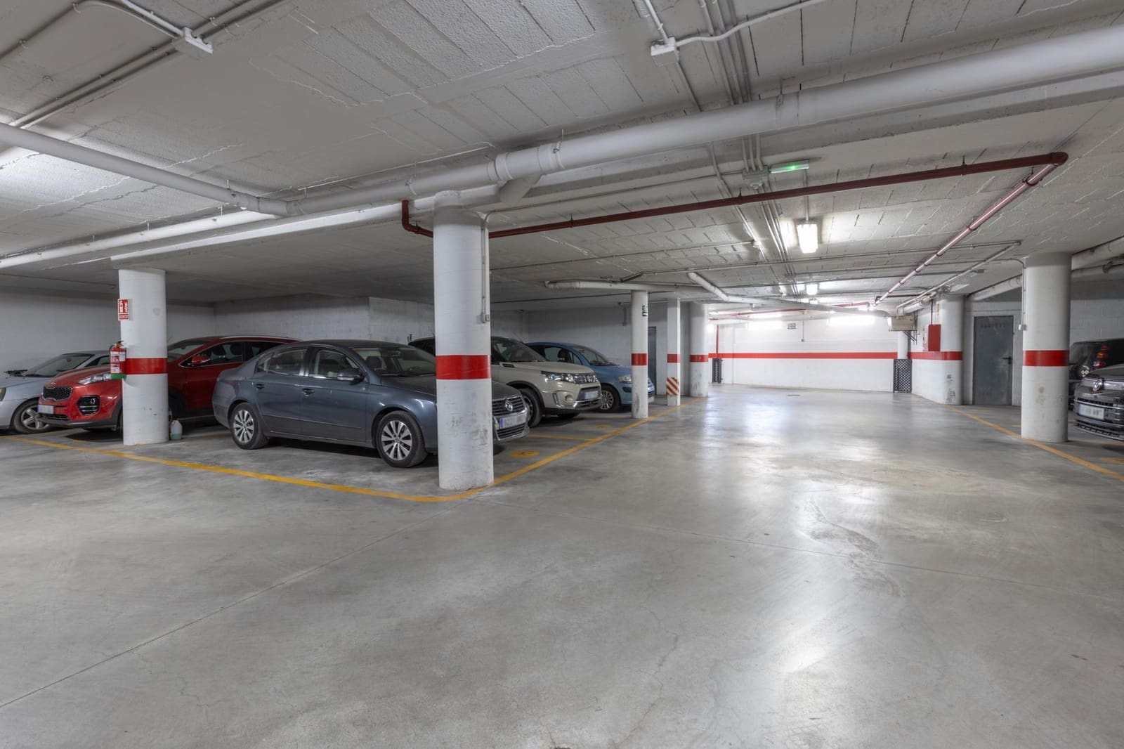2 slaapkamer Flat te koop in La Zubia met garage - € 198.000 (Ref: 10081143)