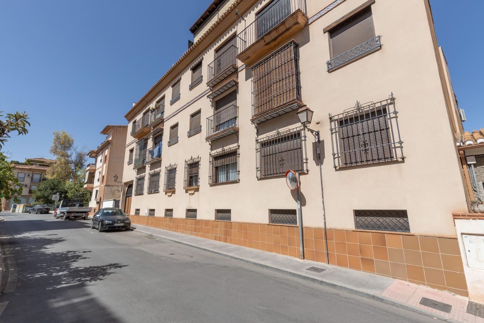 2 slaapkamer Flat te koop in La Zubia met garage - € 198.000 (Ref: 10081143)