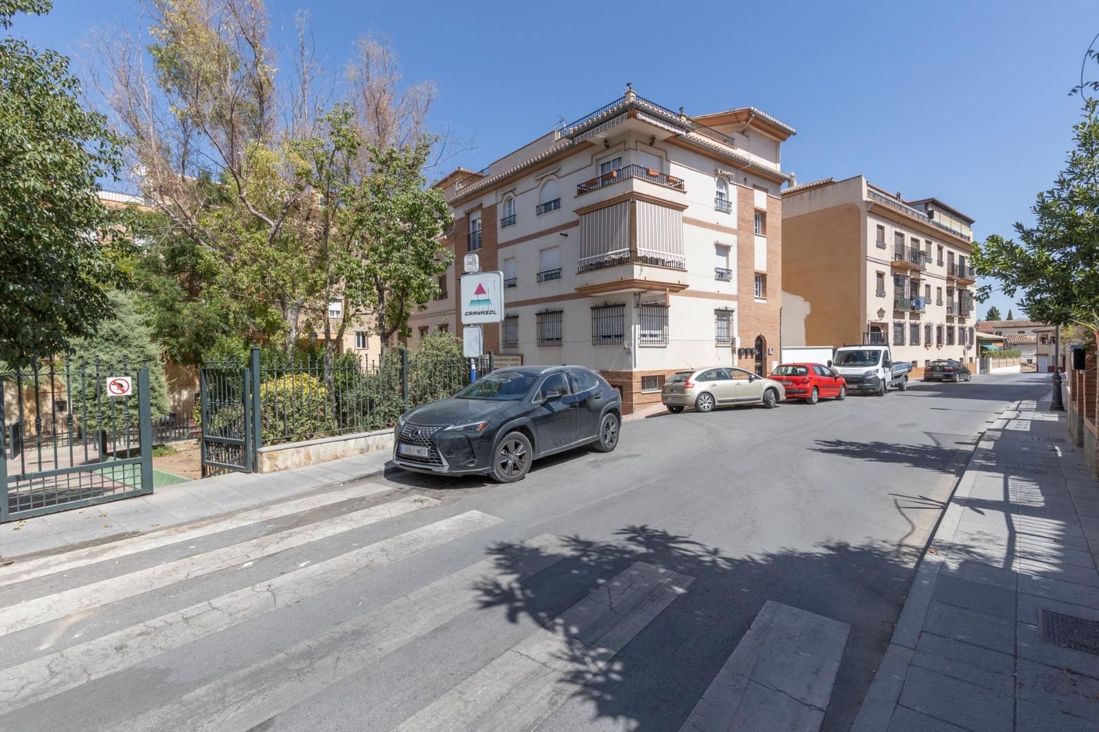 2 slaapkamer Flat te koop in La Zubia met garage - € 198.000 (Ref: 10081143)