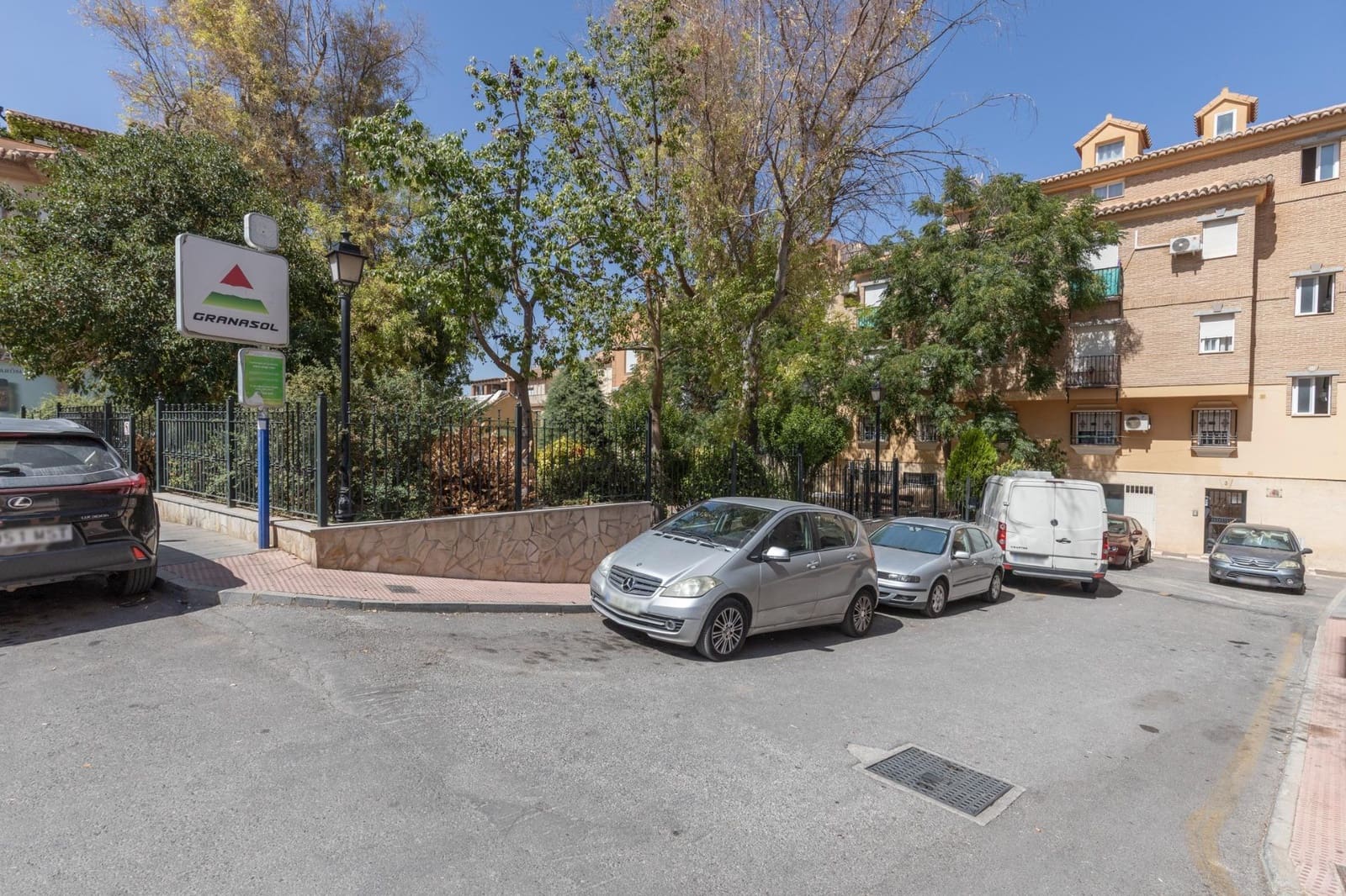 2 slaapkamer Flat te koop in La Zubia met garage - € 198.000 (Ref: 10081143)
