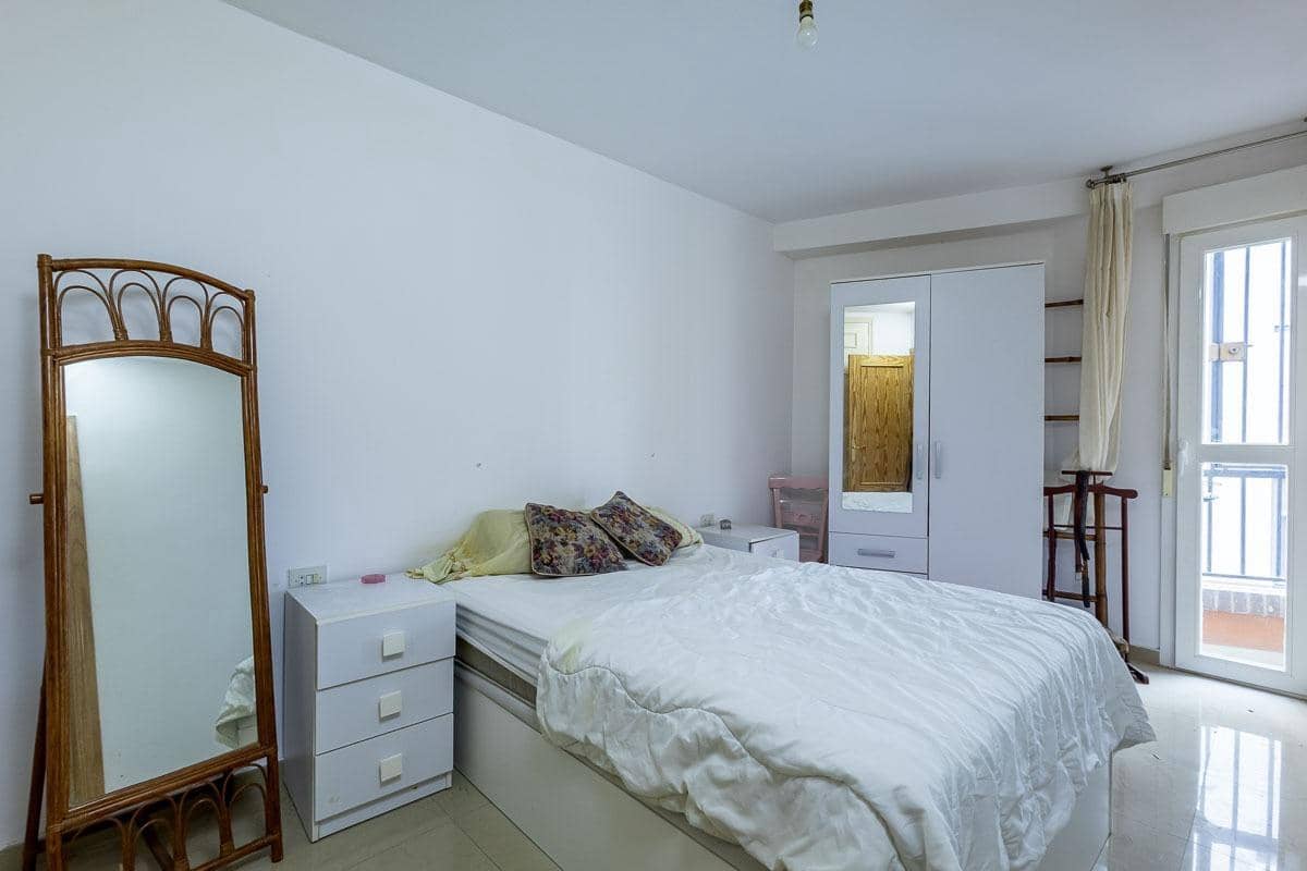 2 soveværelse Lejlighed til salg i Granada by - € 270.000 (Ref: 10081144)
