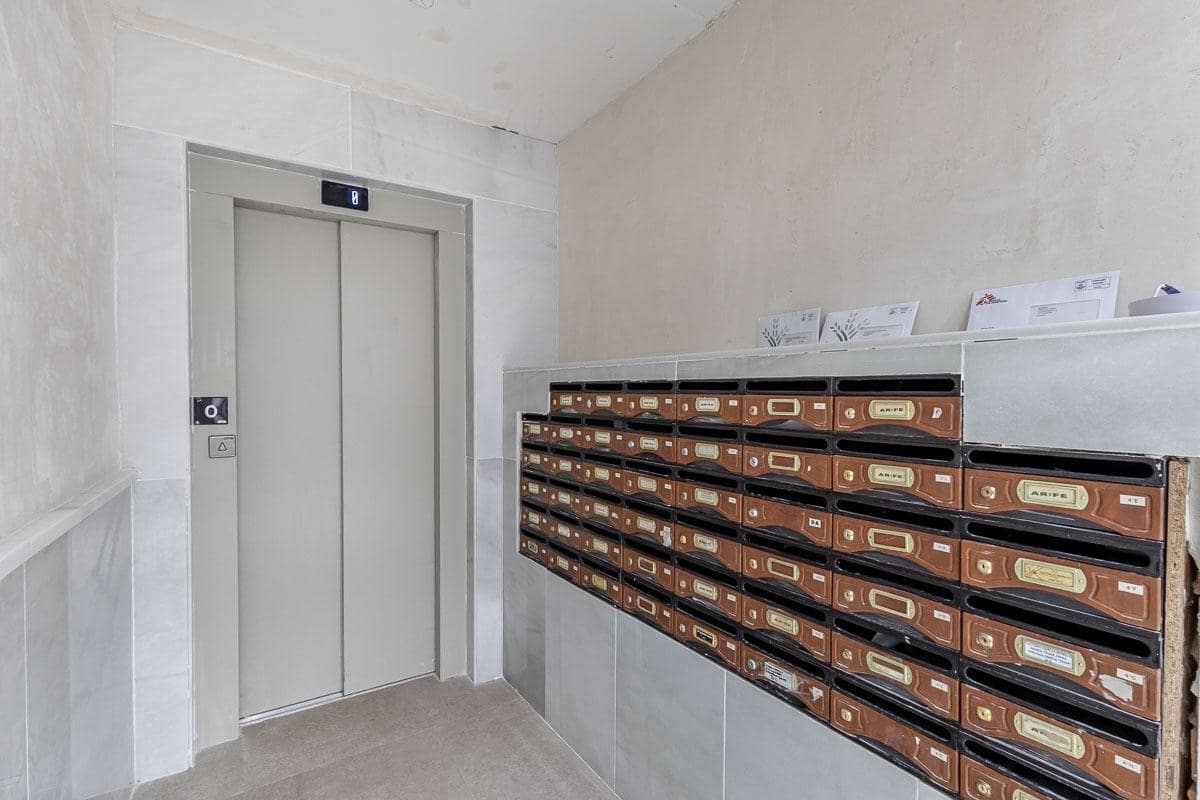 2 soveværelse Lejlighed til salg i Granada by - € 270.000 (Ref: 10081144)