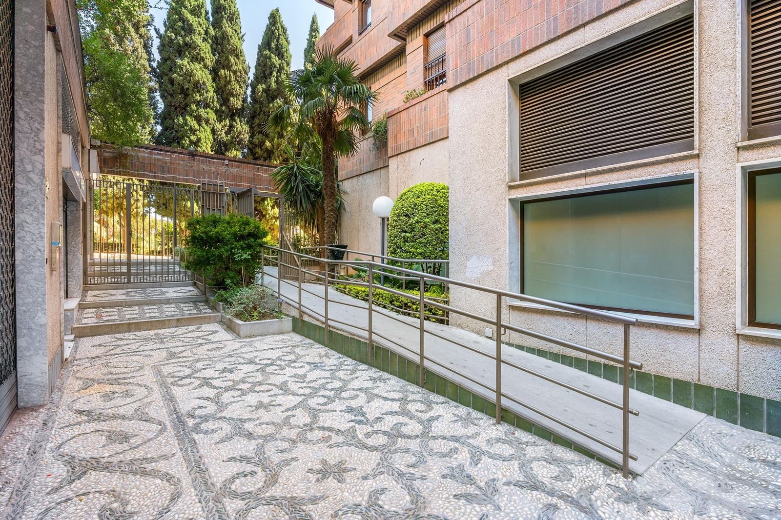 1 sovrum Lägenhet till salu i Granada stad med pool garage - 258 000 € (Ref: 10081145)