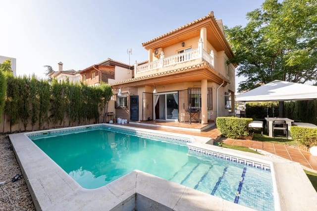 4 chambre Villa/Maison Semi-Mitoyenne à vendre à Cúllar Vega avec piscine garage - 359 000 € (Ref: 10086439)