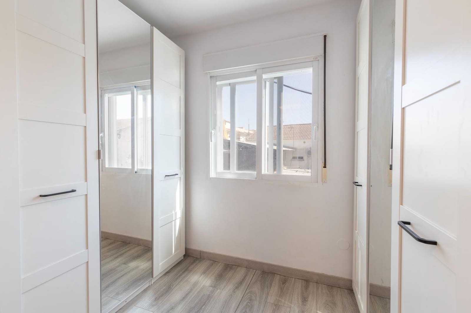 2 slaapkamer Flat te koop in Las Gabias met garage - € 180.000 (Ref: 10086440)