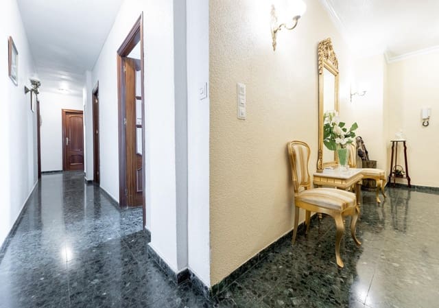 4 chambre Appartement à vendre à Grenade ville avec garage - 420 000 € (Ref: 10086441)