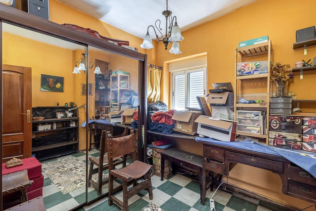 4 slaapkamer Flat te koop in Granada stad - € 345.000 (Ref: 10086442)