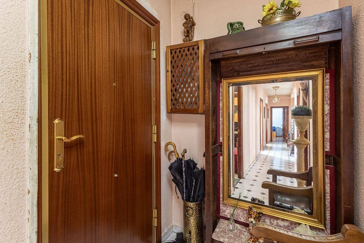 4 slaapkamer Flat te koop in Granada stad - € 345.000 (Ref: 10086442)