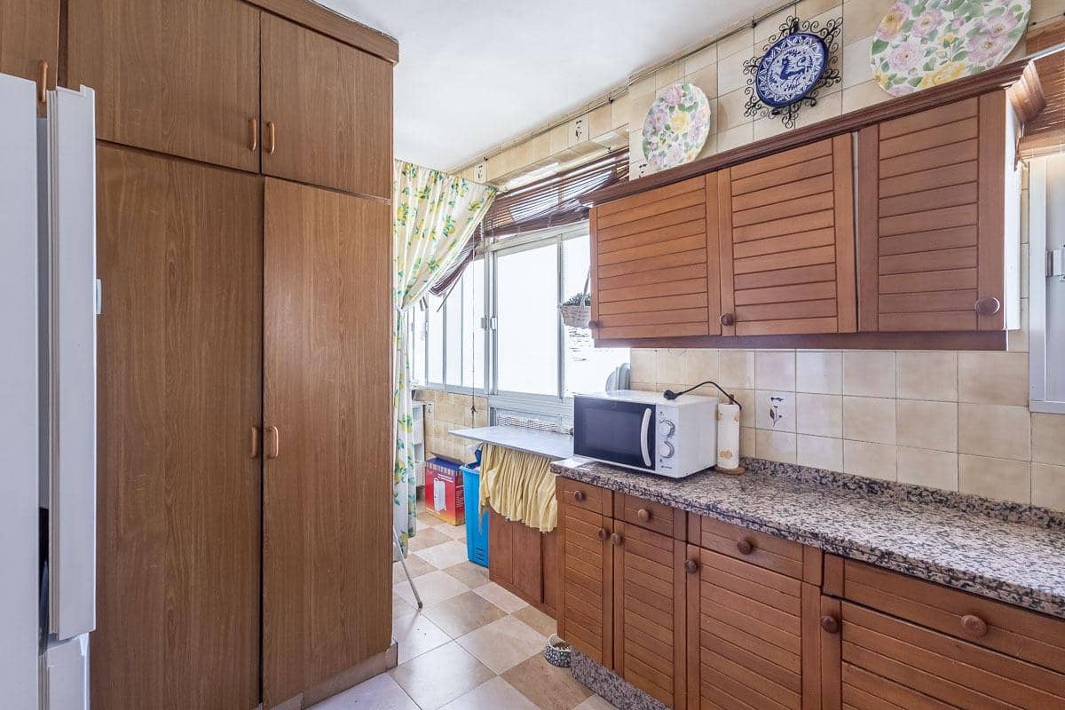 4 slaapkamer Flat te koop in Granada stad - € 345.000 (Ref: 10086442)