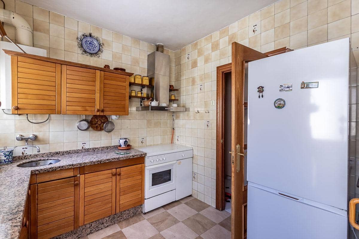 4 slaapkamer Flat te koop in Granada stad - € 345.000 (Ref: 10086442)