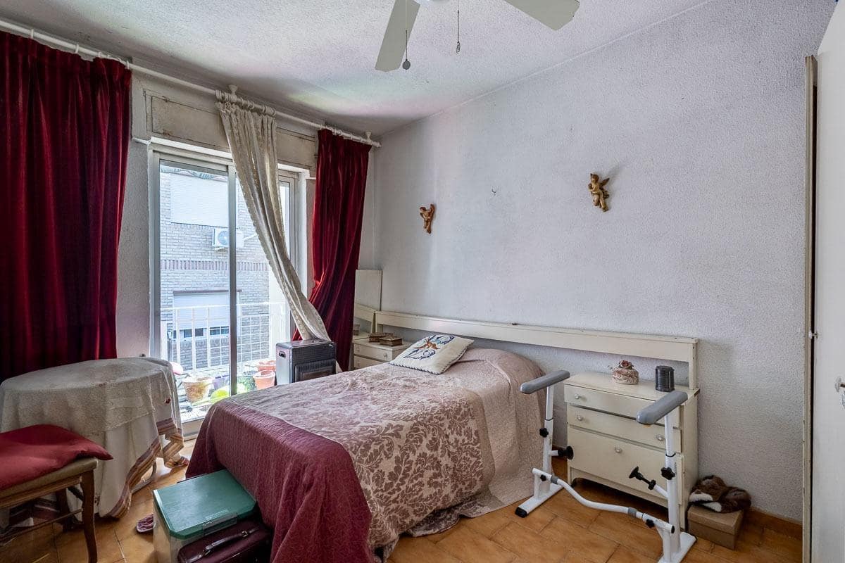 4 slaapkamer Flat te koop in Granada stad - € 345.000 (Ref: 10086442)