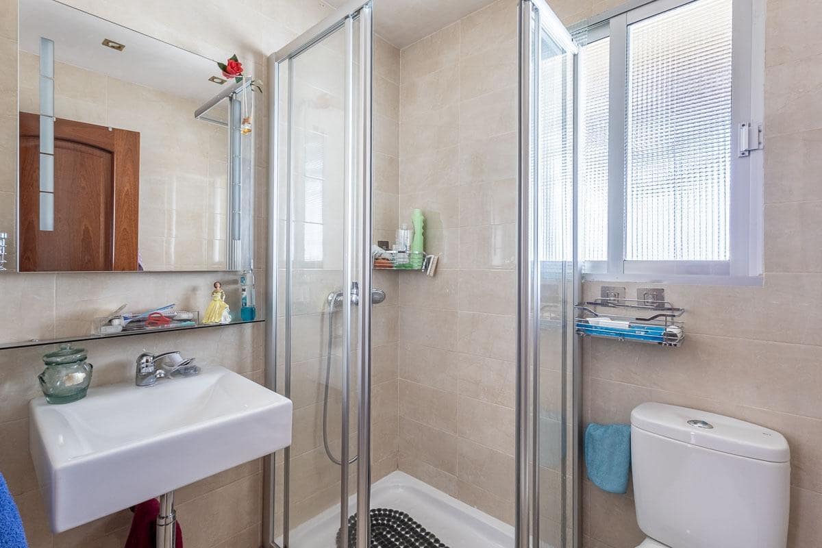 4 slaapkamer Flat te koop in Granada stad - € 345.000 (Ref: 10086442)