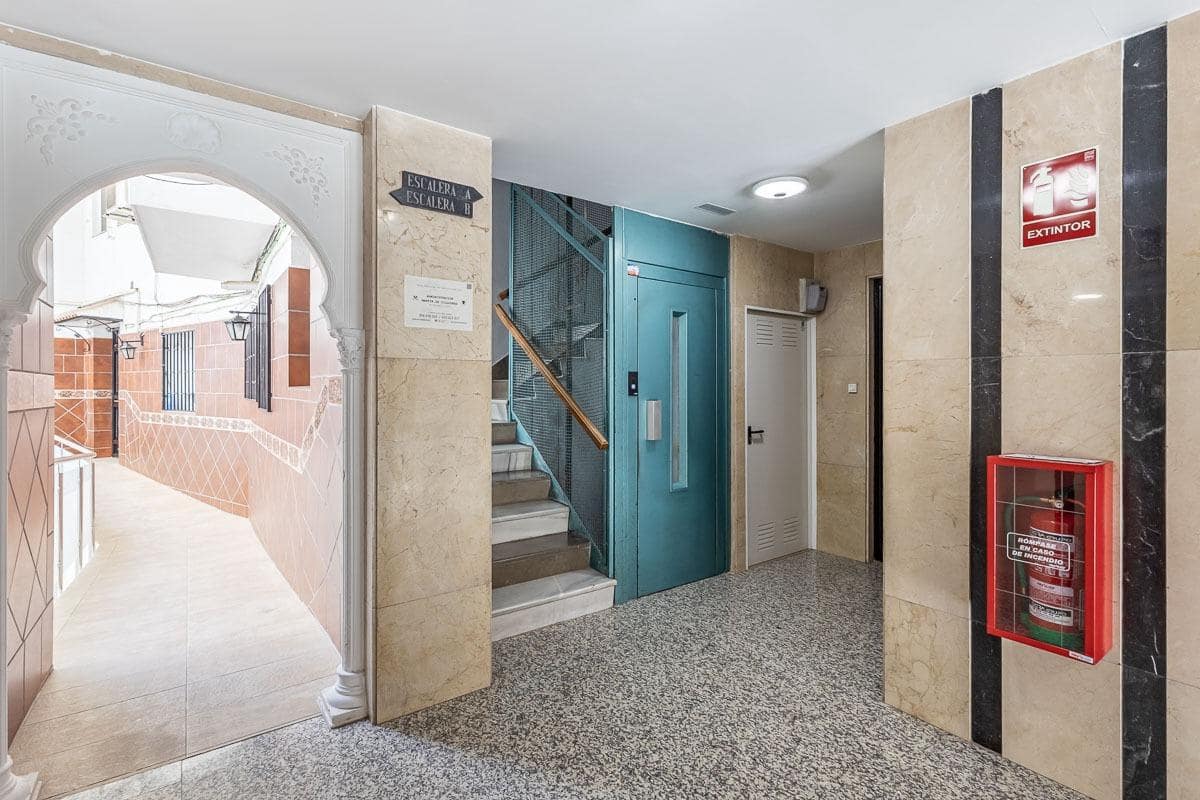 4 slaapkamer Flat te koop in Granada stad - € 345.000 (Ref: 10086442)