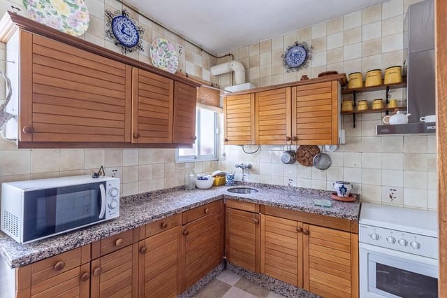 4 slaapkamer Flat te koop in Granada stad - € 345.000 (Ref: 10086442)
