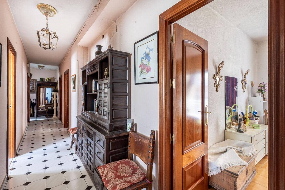 4 slaapkamer Flat te koop in Granada stad - € 345.000 (Ref: 10086442)