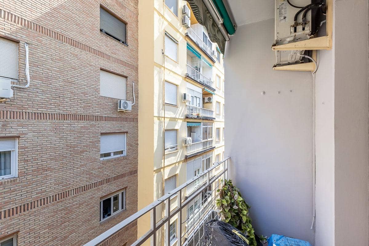 4 slaapkamer Flat te koop in Granada stad - € 345.000 (Ref: 10086442)