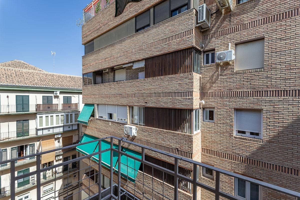 4 slaapkamer Flat te koop in Granada stad - € 345.000 (Ref: 10086442)