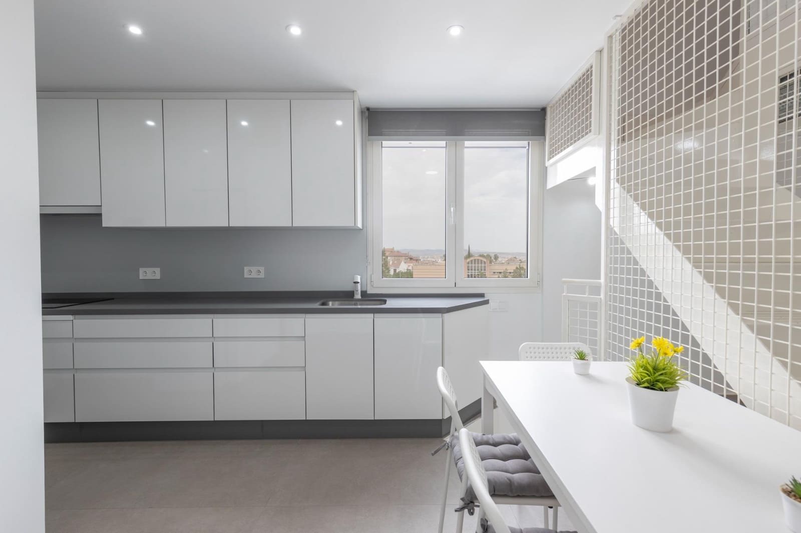 Chalet de 3 habitaciones en Granada ciudad en venta con garaje - 425.000 € (Ref: 10086443)