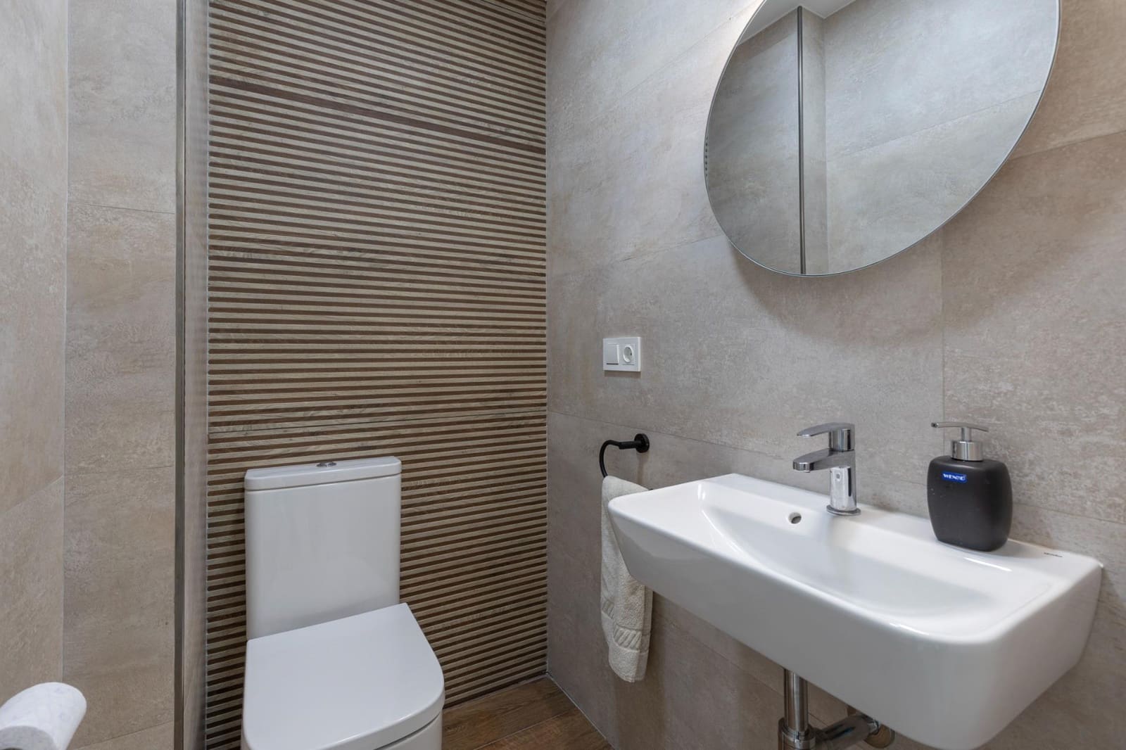 Chalet de 3 habitaciones en Granada ciudad en venta con garaje - 425.000 € (Ref: 10086443)