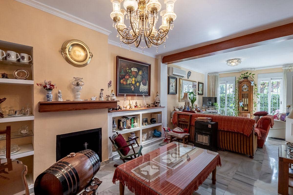 3 sovrum Villa till salu i Santa Fe med pool garage - 285 000 € (Ref: 10089650)