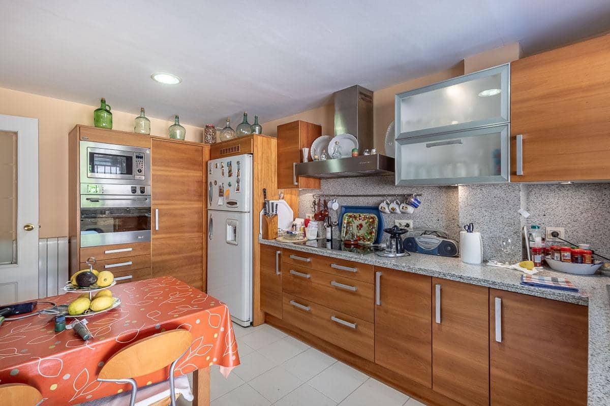 3 sovrum Villa till salu i Santa Fe med pool garage - 285 000 € (Ref: 10089650)