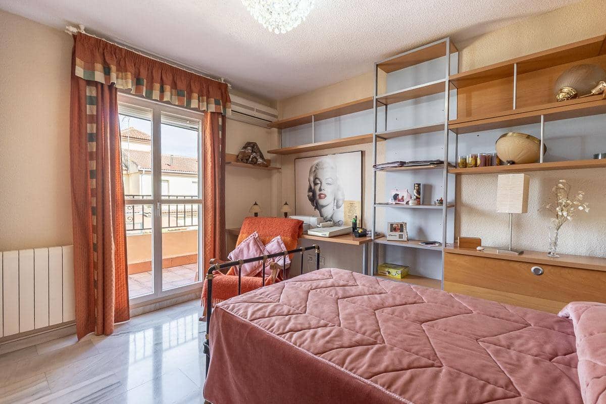 3 sovrum Villa till salu i Santa Fe med pool garage - 285 000 € (Ref: 10089650)