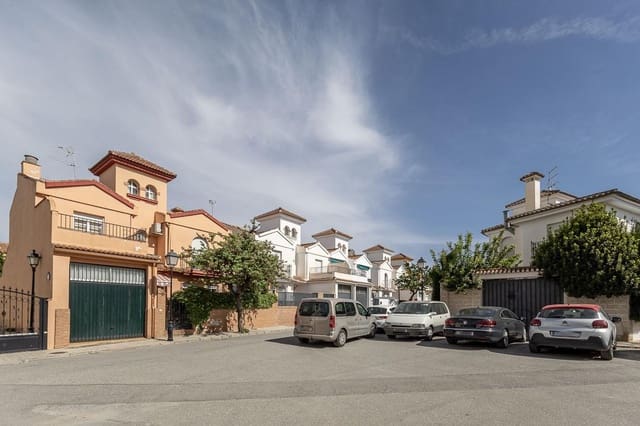 3 sovrum Villa till salu i Santa Fe med pool garage - 285 000 € (Ref: 10089650)