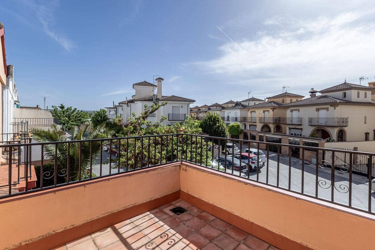 3 sovrum Villa till salu i Santa Fe med pool garage - 285 000 € (Ref: 10089650)