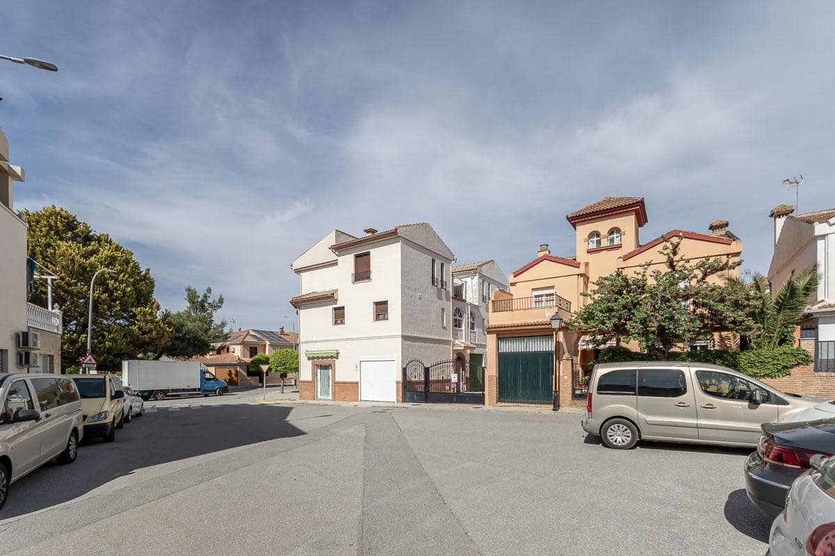 3 sovrum Villa till salu i Santa Fe med pool garage - 285 000 € (Ref: 10089650)