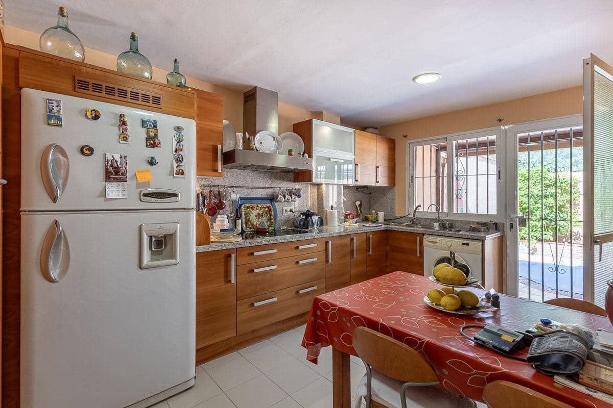 3 sovrum Villa till salu i Santa Fe med pool garage - 285 000 € (Ref: 10089650)