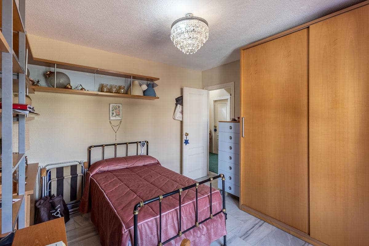 3 sovrum Villa till salu i Santa Fe med pool garage - 285 000 € (Ref: 10089650)
