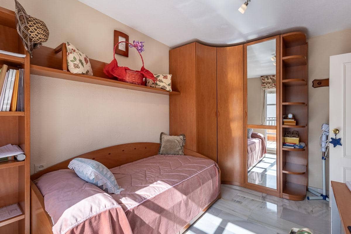 3 sovrum Villa till salu i Santa Fe med pool garage - 285 000 € (Ref: 10089650)