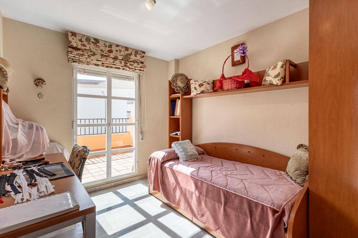 3 sovrum Villa till salu i Santa Fe med pool garage - 285 000 € (Ref: 10089650)