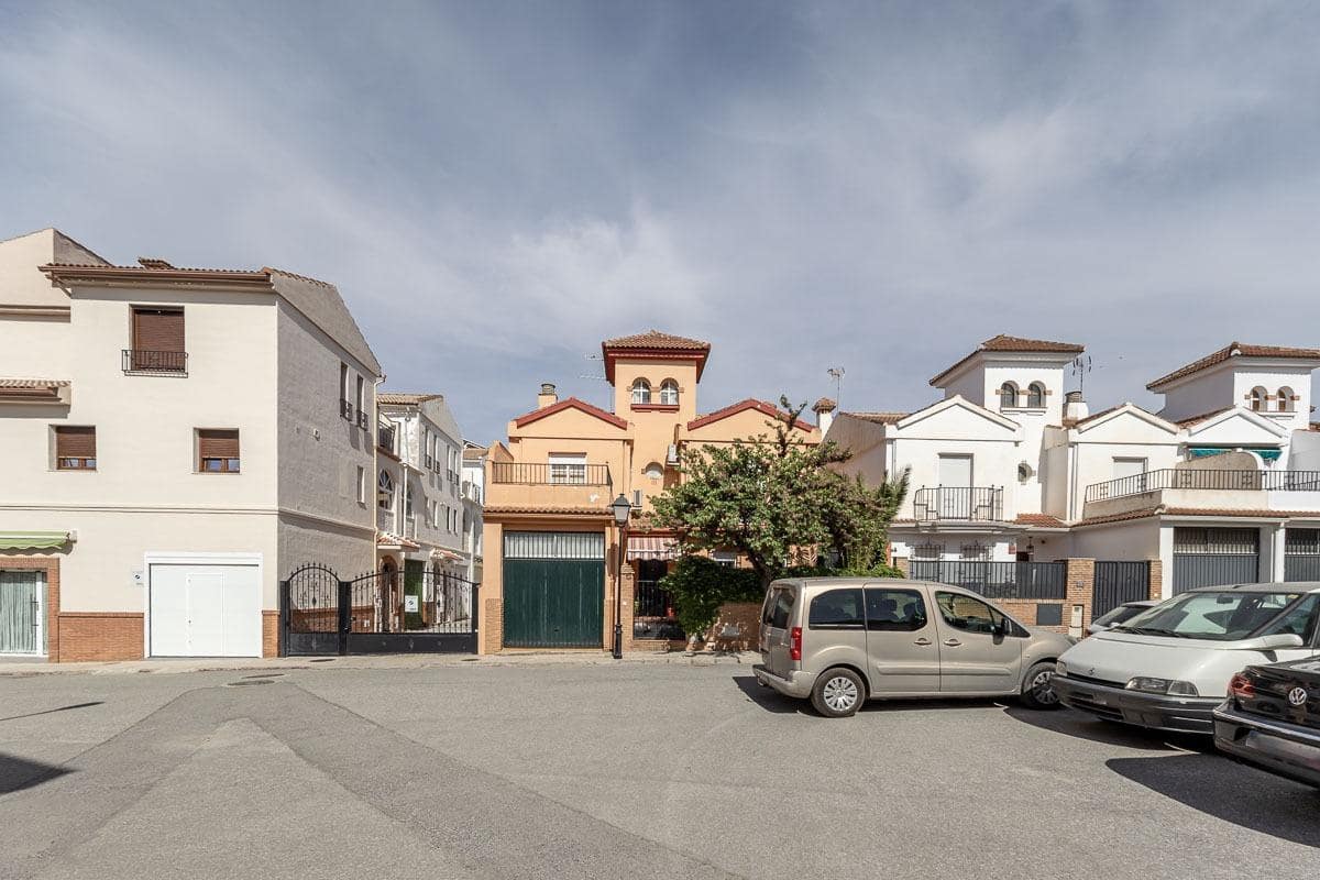 3 sovrum Villa till salu i Santa Fe med pool garage - 285 000 € (Ref: 10089650)