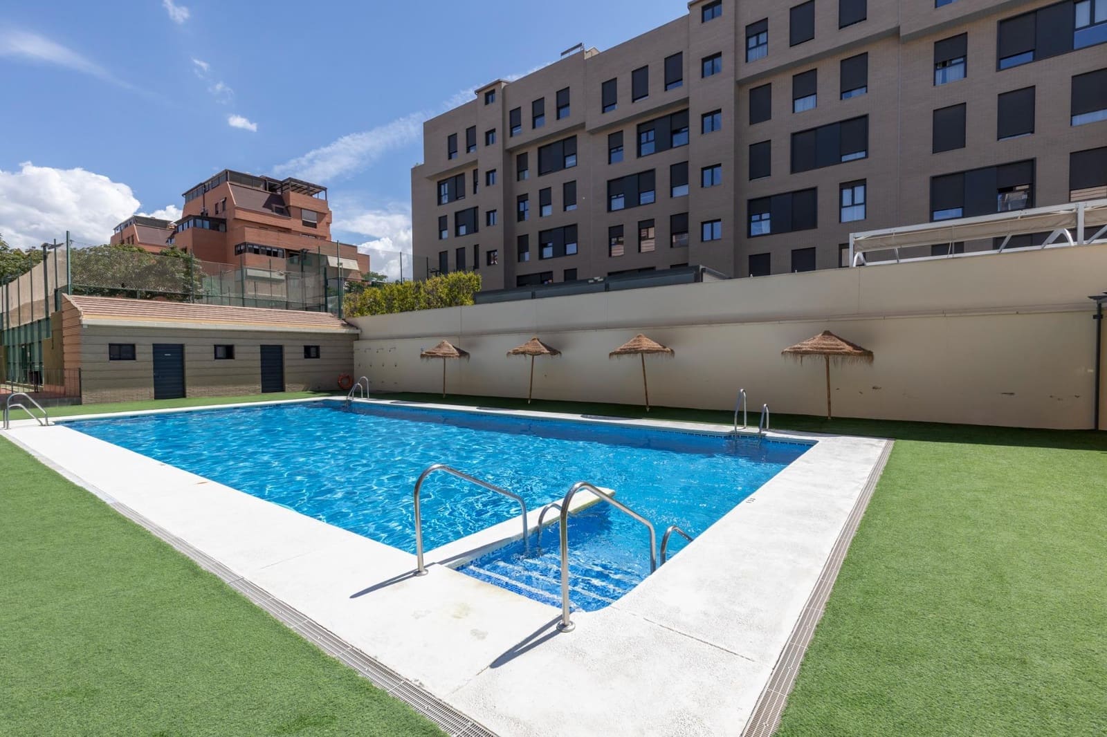 Piso de 2 habitaciones en Granada ciudad en venta con piscina garaje - 292.000 € (Ref: 10094564)