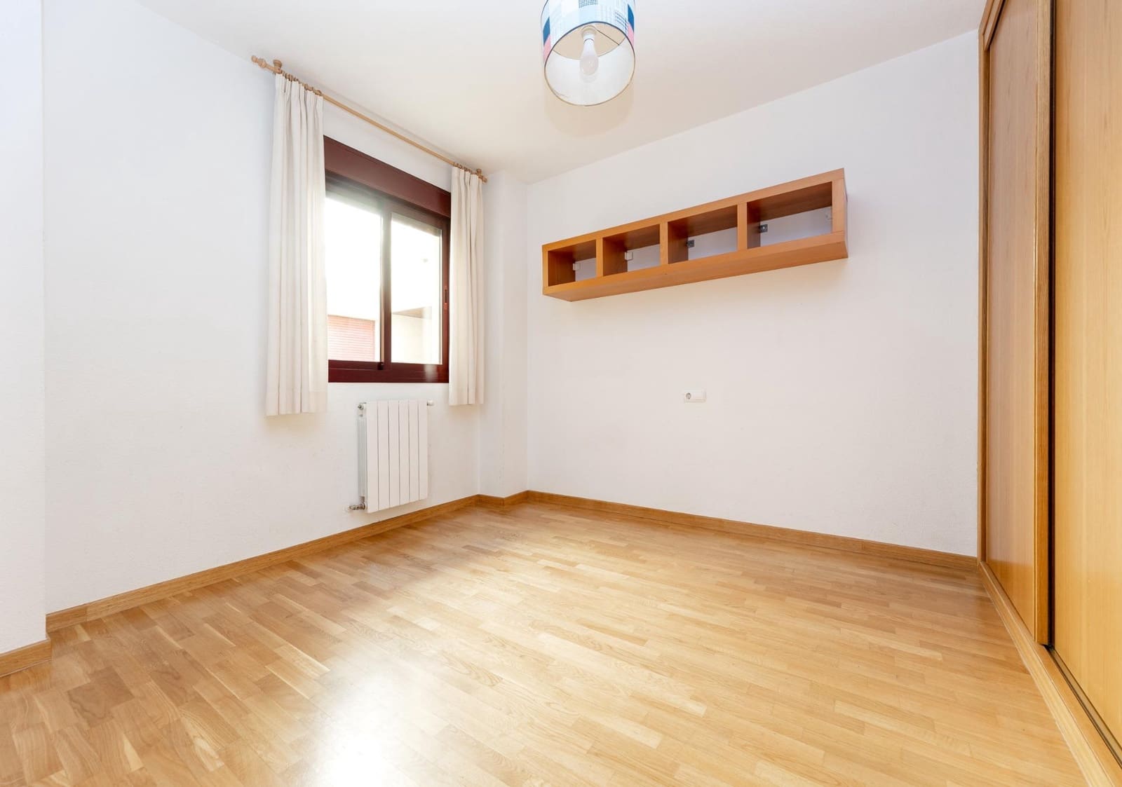 Piso de 3 habitaciones en Granada ciudad en venta con piscina - 359.000 € (Ref: 10094565)