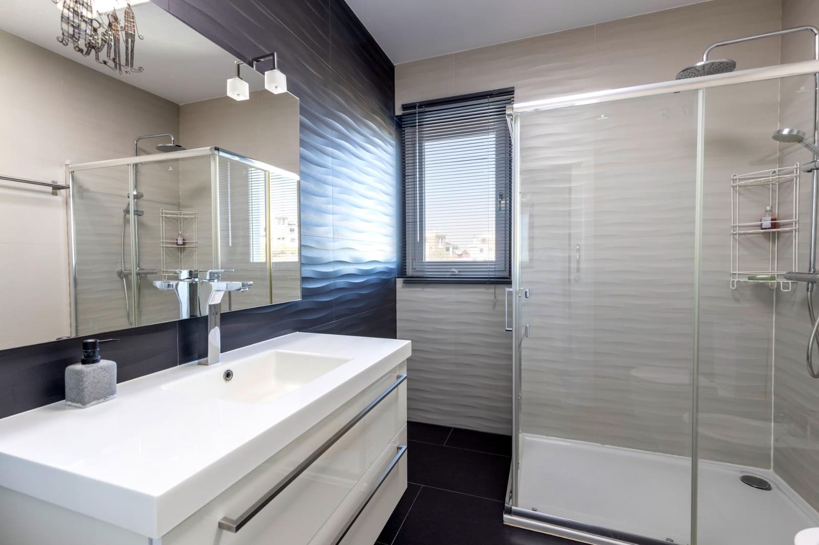 5 quarto Moradia para venda em Dilar com piscina garagem - 649 000 € (Ref: 10094567)