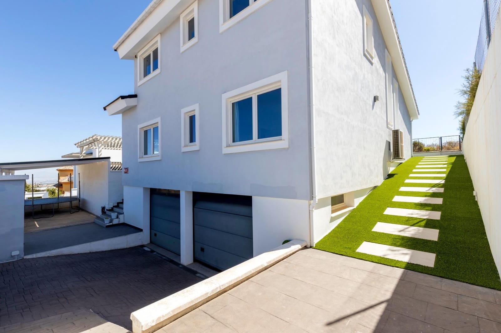 5 quarto Moradia para venda em Dilar com piscina garagem - 649 000 € (Ref: 10094567)