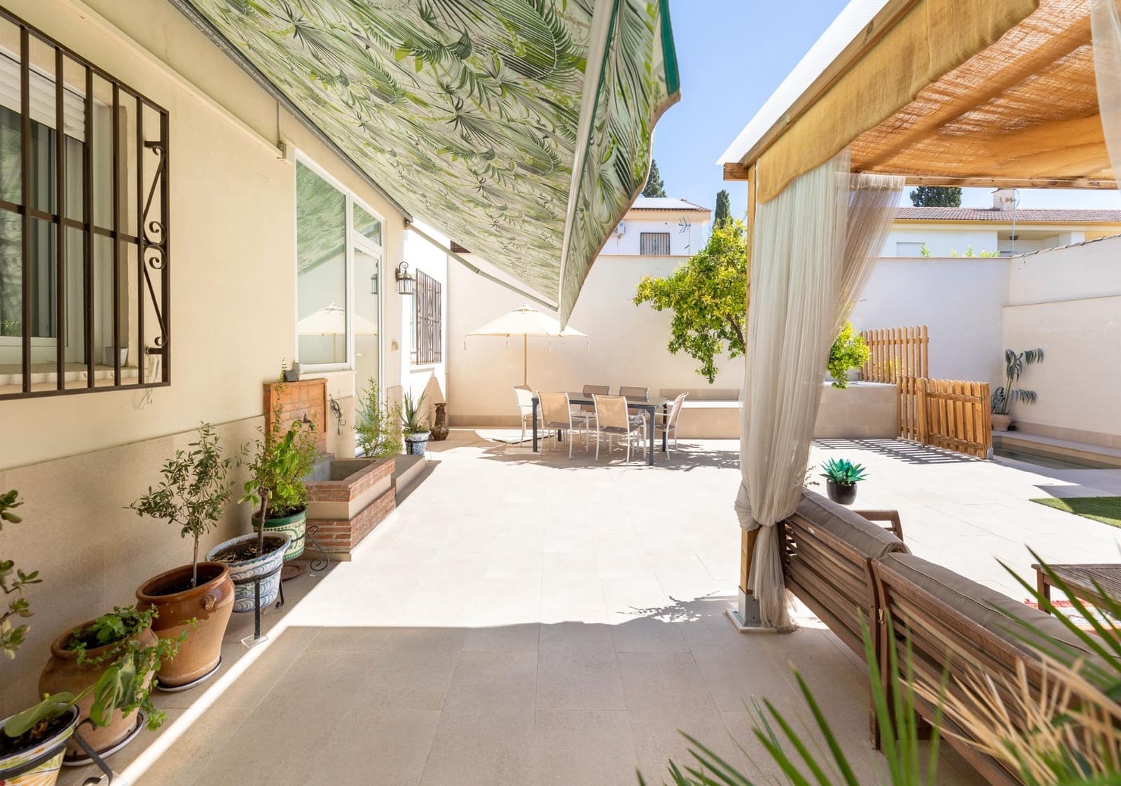 4 bedroom Townhouse for sale in Albolote with garage - € 350,000 (Ref: 10094568)
