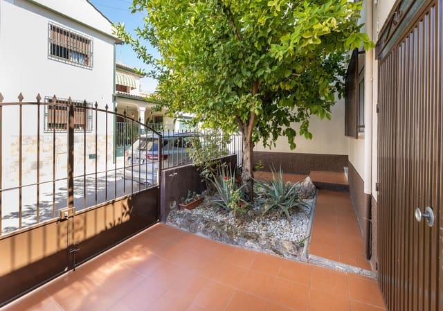 4 bedroom Townhouse for sale in Albolote with garage - € 350,000 (Ref: 10094568)