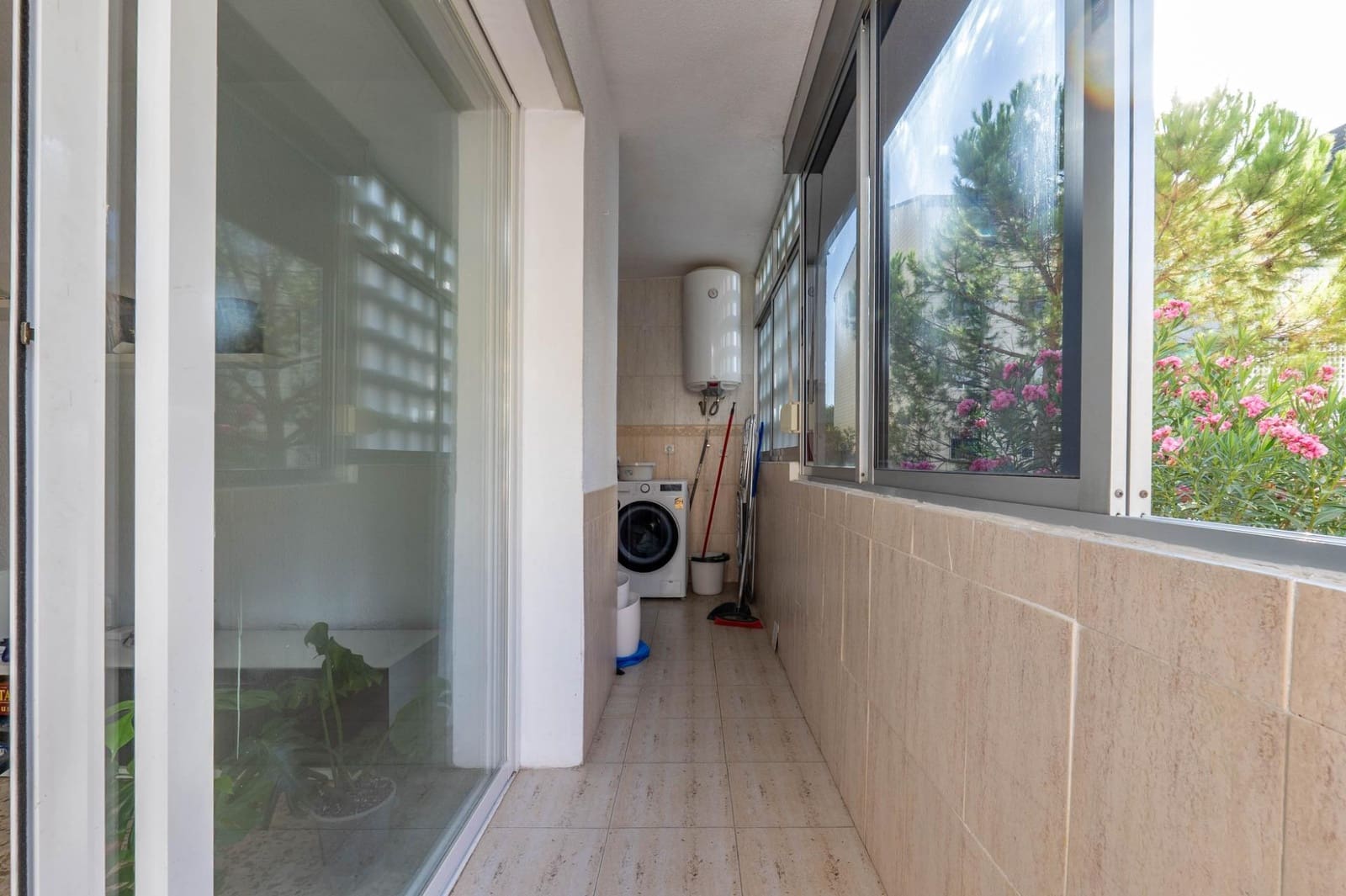 3 sypialnia Mieszkanie na sprzedaż w Maracena z basenem garażem - 204 000 € (Ref: 10098369)