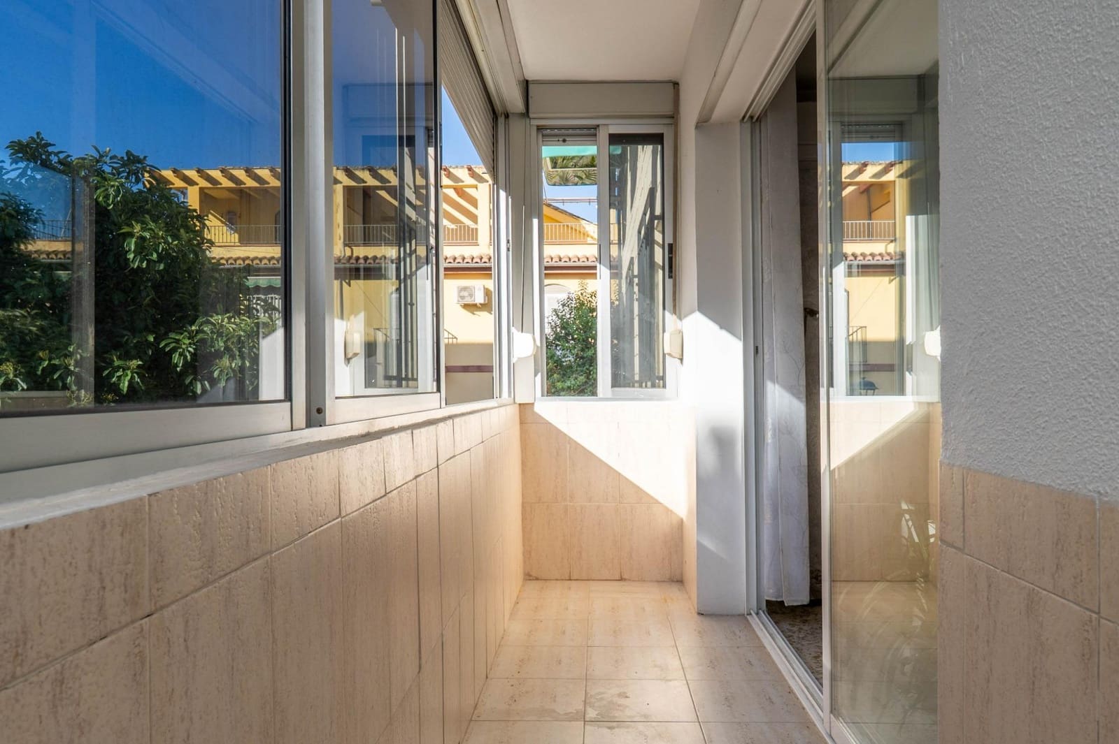 3 sypialnia Mieszkanie na sprzedaż w Maracena z basenem garażem - 204 000 € (Ref: 10098369)