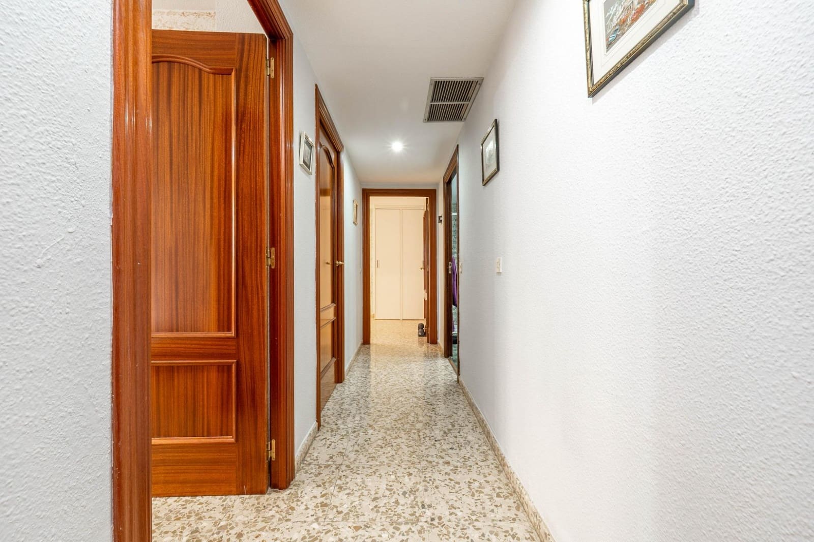 3 sypialnia Mieszkanie na sprzedaż w Maracena z basenem garażem - 204 000 € (Ref: 10098369)