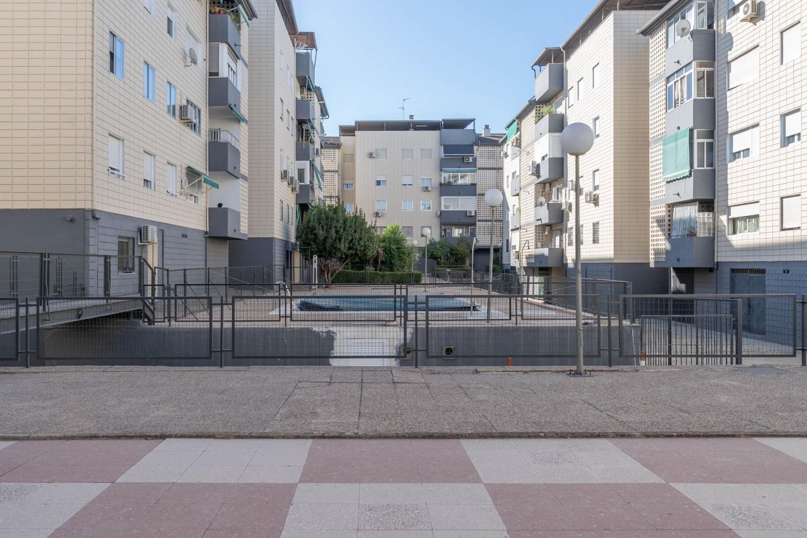 3 sypialnia Mieszkanie na sprzedaż w Maracena z basenem garażem - 204 000 € (Ref: 10098369)