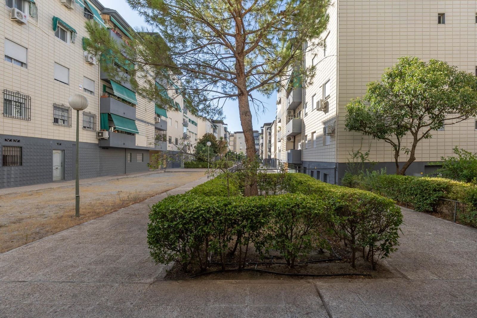 3 sypialnia Mieszkanie na sprzedaż w Maracena z basenem garażem - 204 000 € (Ref: 10098369)