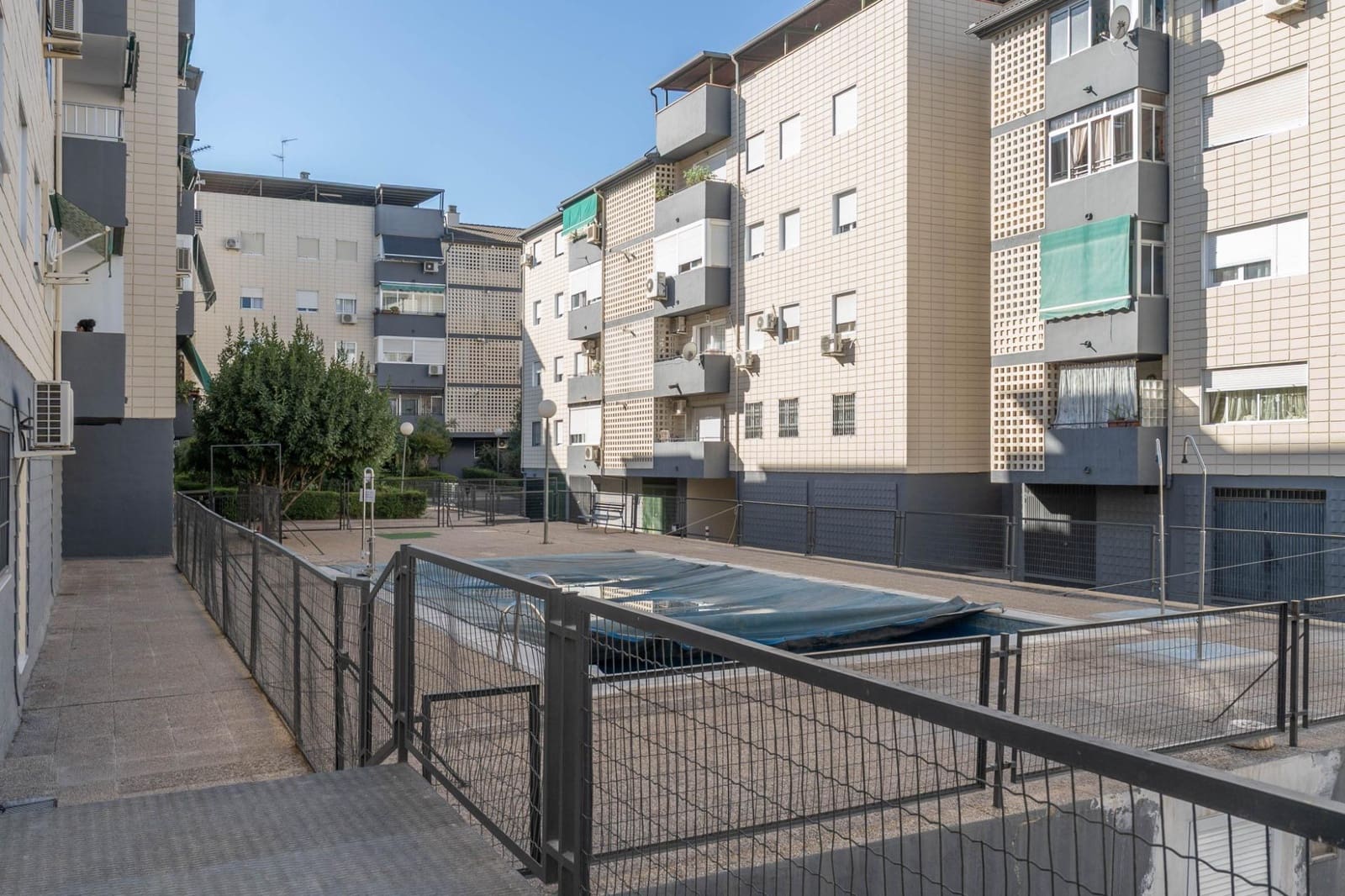 3 sypialnia Mieszkanie na sprzedaż w Maracena z basenem garażem - 204 000 € (Ref: 10098369)