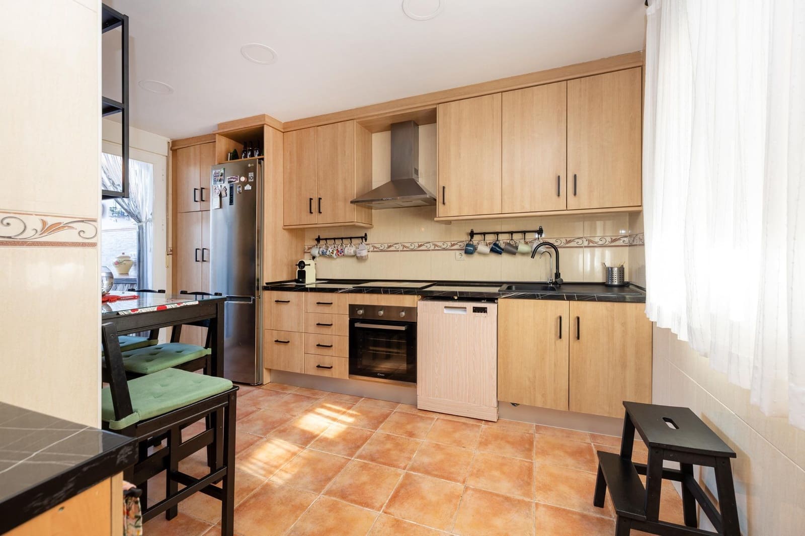 3 sovrum Radhus till salu i La Zubia med garage - 320 000 € (Ref: 10098370)