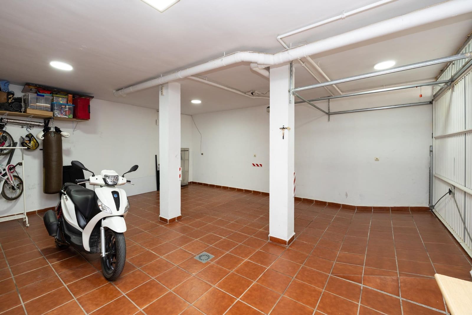 3 sovrum Radhus till salu i La Zubia med garage - 320 000 € (Ref: 10098370)