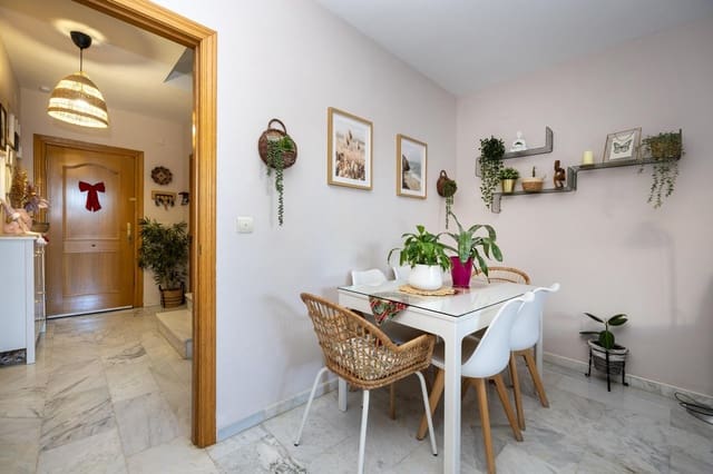 3 sovrum Radhus till salu i La Zubia med garage - 320 000 € (Ref: 10098370)