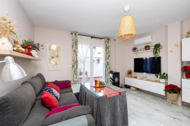3 sovrum Radhus till salu i La Zubia med garage - 320 000 € (Ref: 10098370)